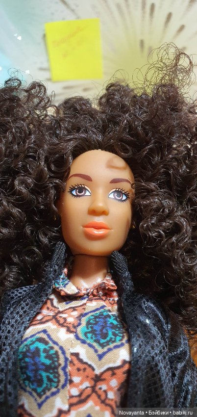 The Fresh Dolls™ African Romper MIA Fashion Doll (фото 8)