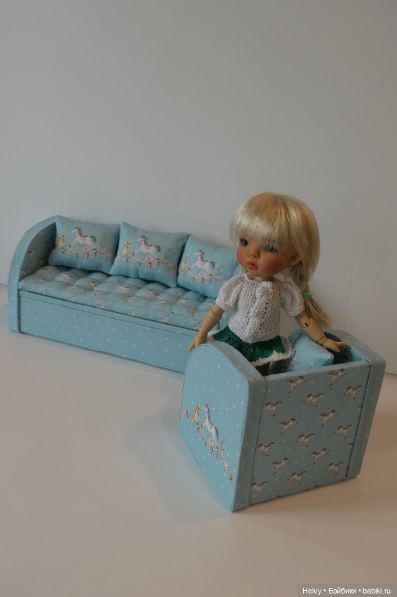 Диван и кресло для кукол 16 см (фото 4)