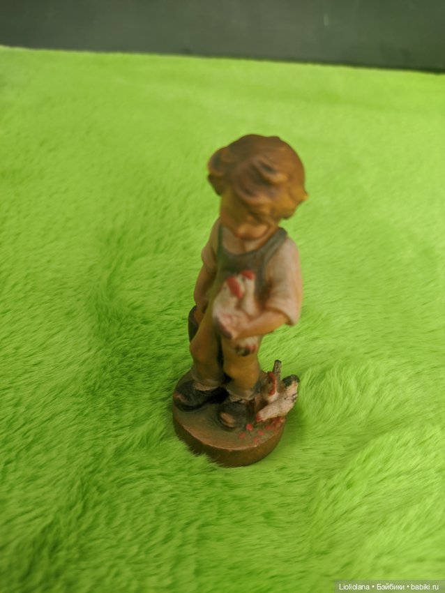 Деревянная статуэтка Мальчик с цыплятами. 7 см (фото 4)