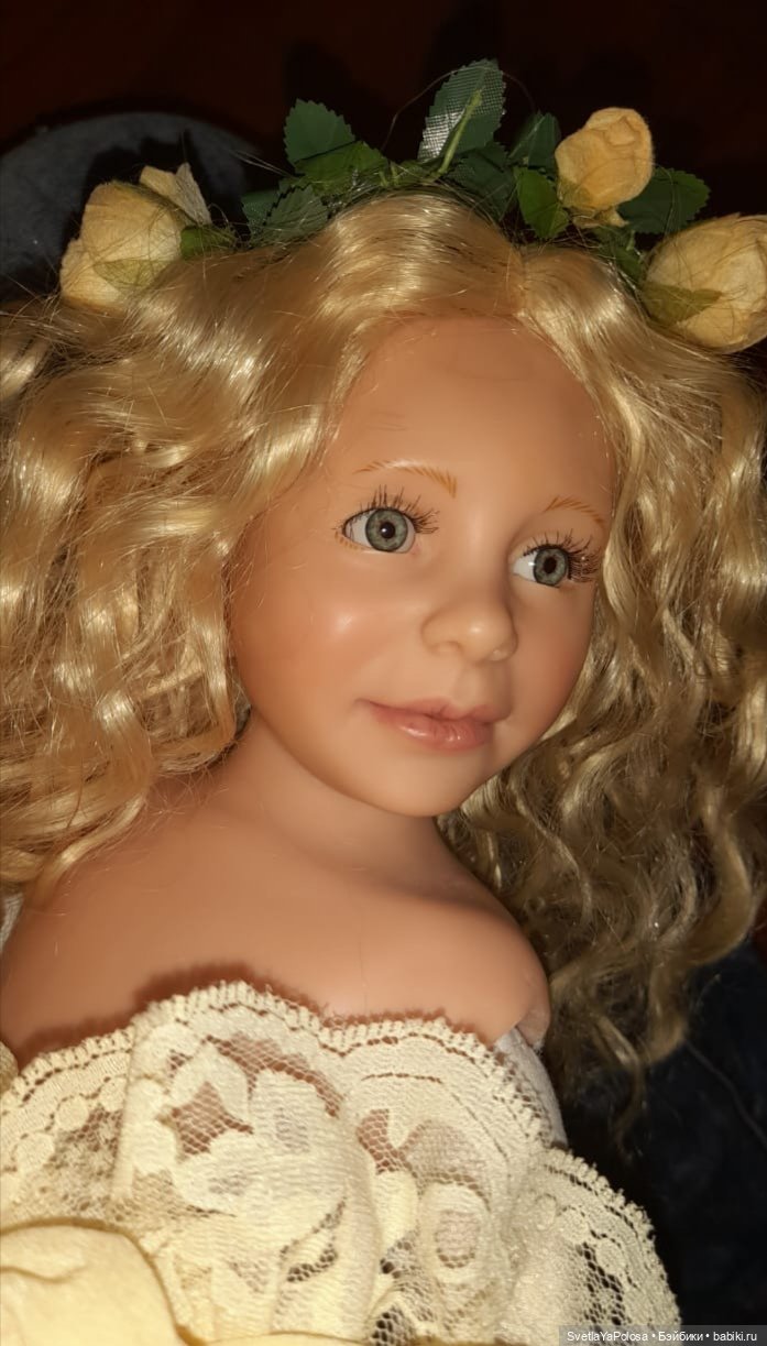 Красавица из лета с загадочной улыбкой