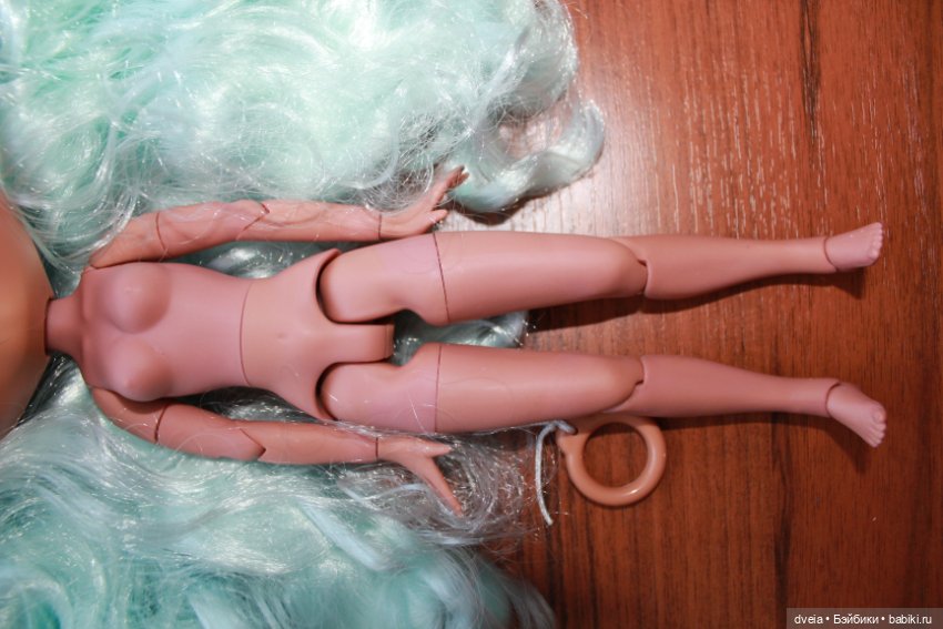 Кукла Блайз (Blythe) ТБЛ, скнтон dark, ярко-голубые волосы (фото 7)