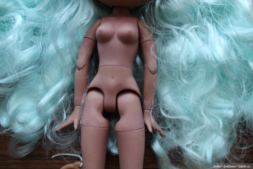 Кукла Блайз (Blythe) ТБЛ, скнтон dark, ярко-голубые волосы (фото 8)