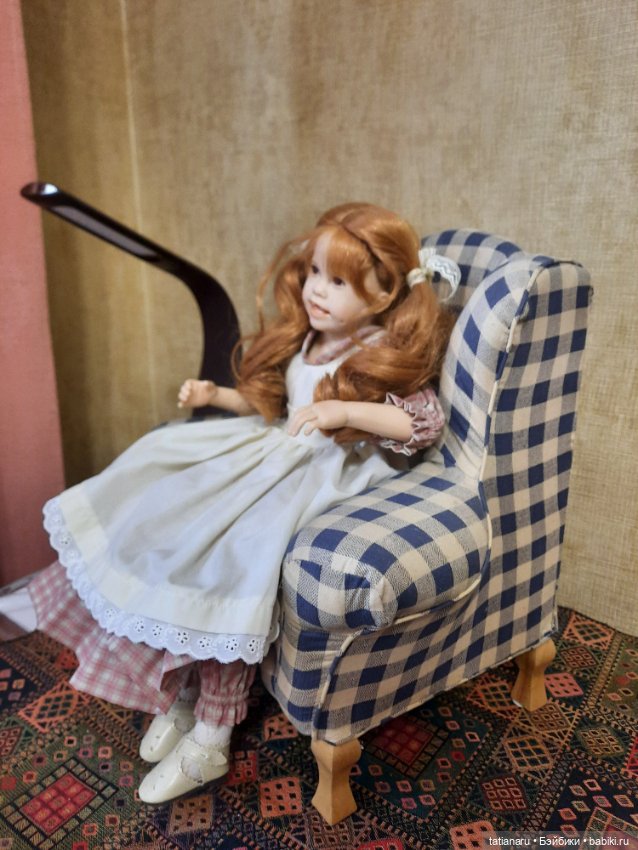 Мэгги ( Maggie) в кресле. Куколка из резин (фото 3)