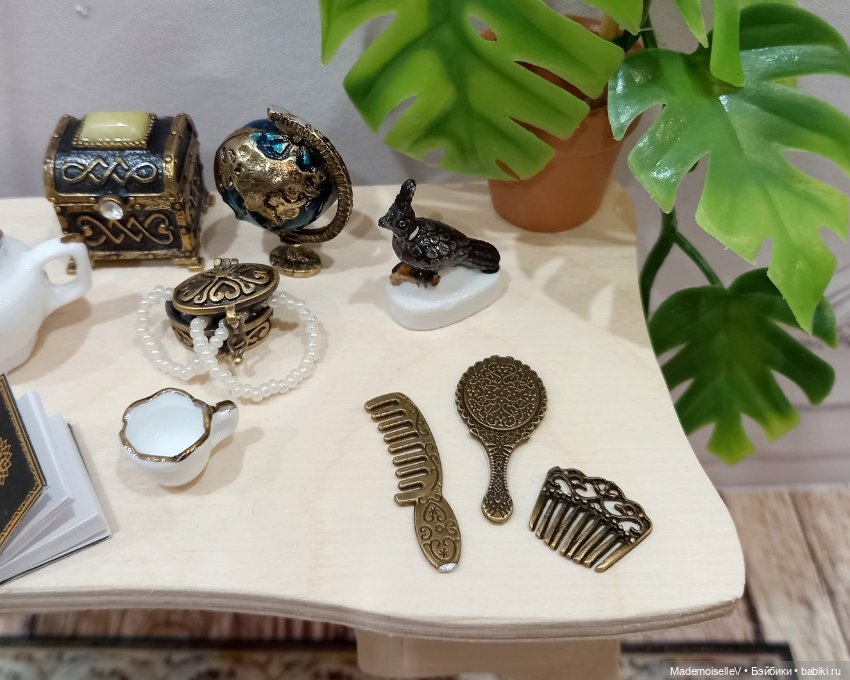 Гребешки и расчески — Миниатюра для кукол