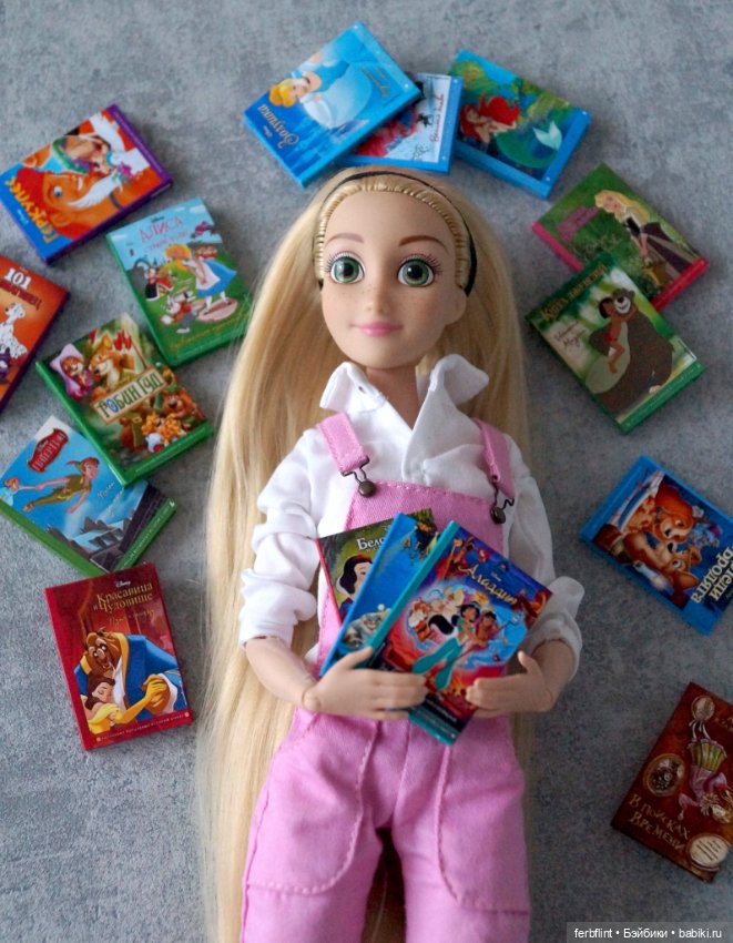 Книги классика Диснея в масштабе 1:6