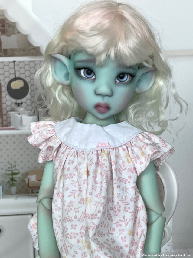 Miki в редком голубом цвете