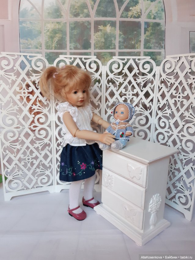 Белый деревянный комод — Кукольная мебель (фото 5)