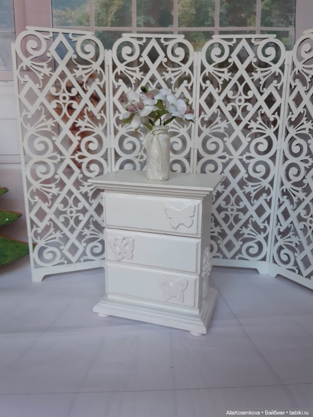Белый деревянный комод — Кукольная мебель (фото 3)
