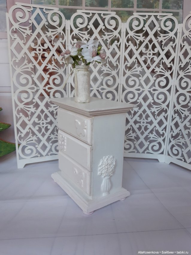 Белый деревянный комод — Кукольная мебель (фото 2)