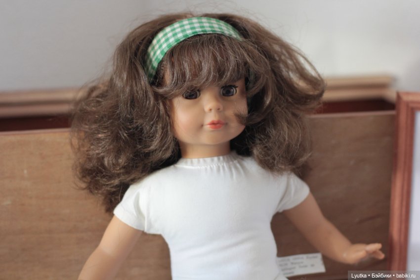 Немецкая кукла Lotus Onda брюнетка в родной одежде 36 см (фото 10)