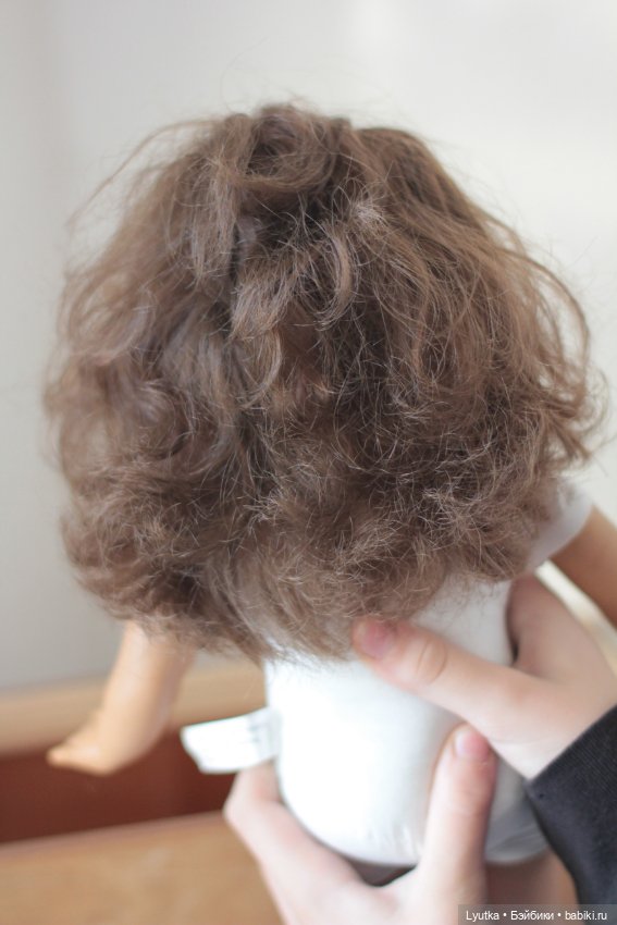 Немецкая кукла Lotus Onda брюнетка в родной одежде 36 см