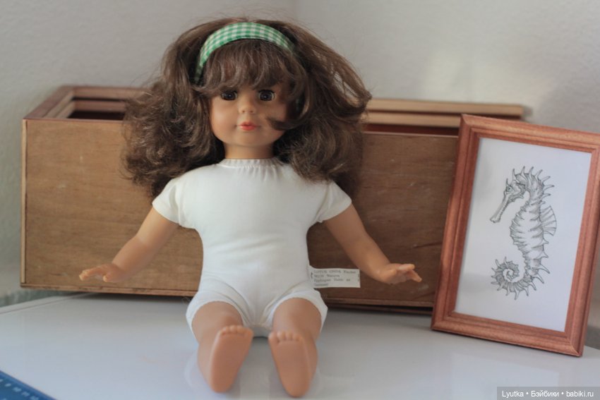 Немецкая кукла Lotus Onda брюнетка в родной одежде 36 см (фото 9)