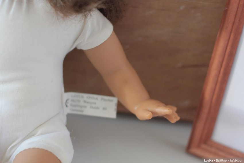 Немецкая кукла Lotus Onda брюнетка в родной одежде 36 см