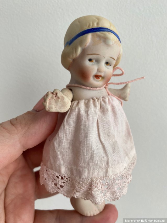 Маленькая фарфоровая Шарлотта