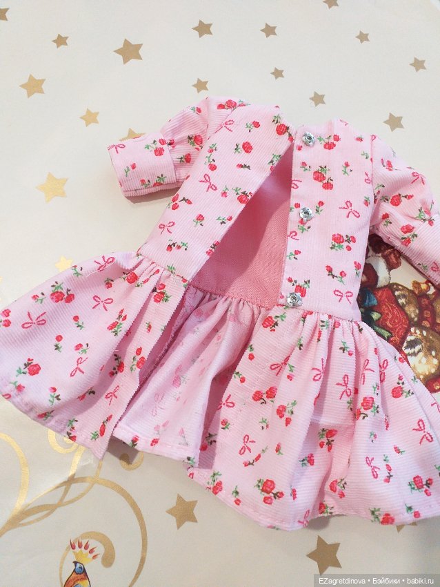 Платье и сарафан для кукол Руби Рэд 37 см Клубничное настроение (фото 2)