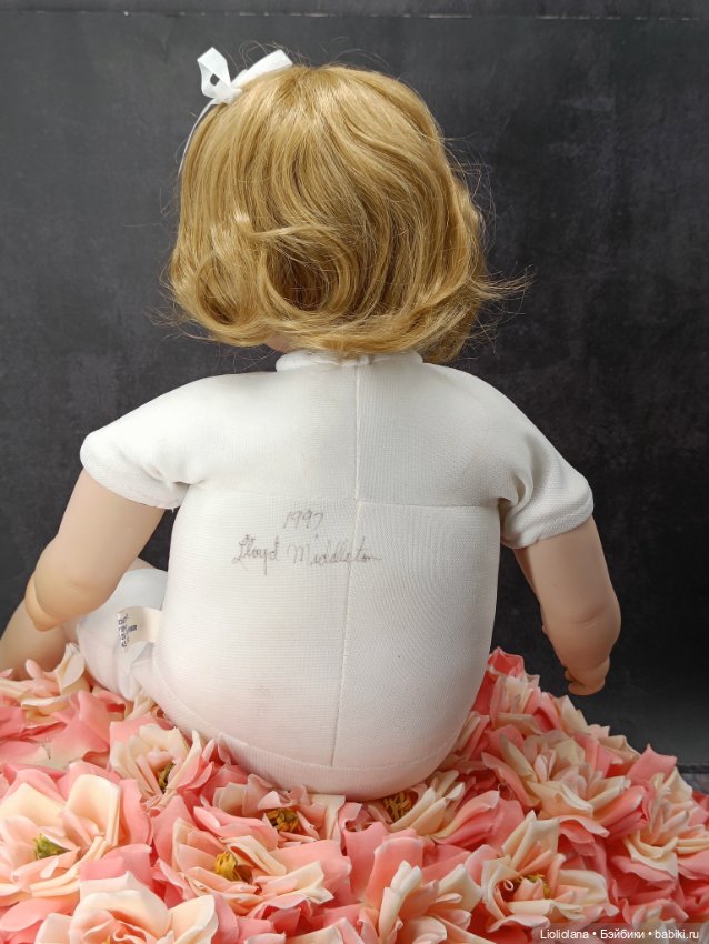 Плакса Ребекка Линн от lloyd Middleton