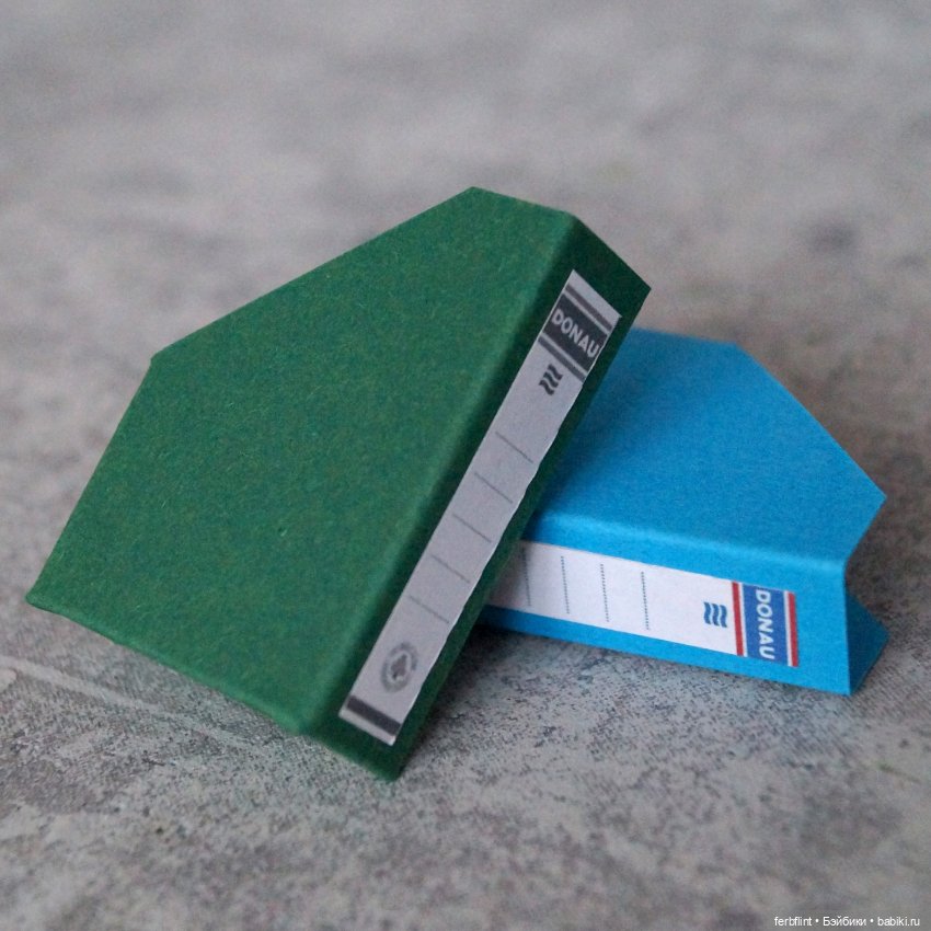 Папки для хранения бумаг и журналов в масштабе 1:6 (фото 4)