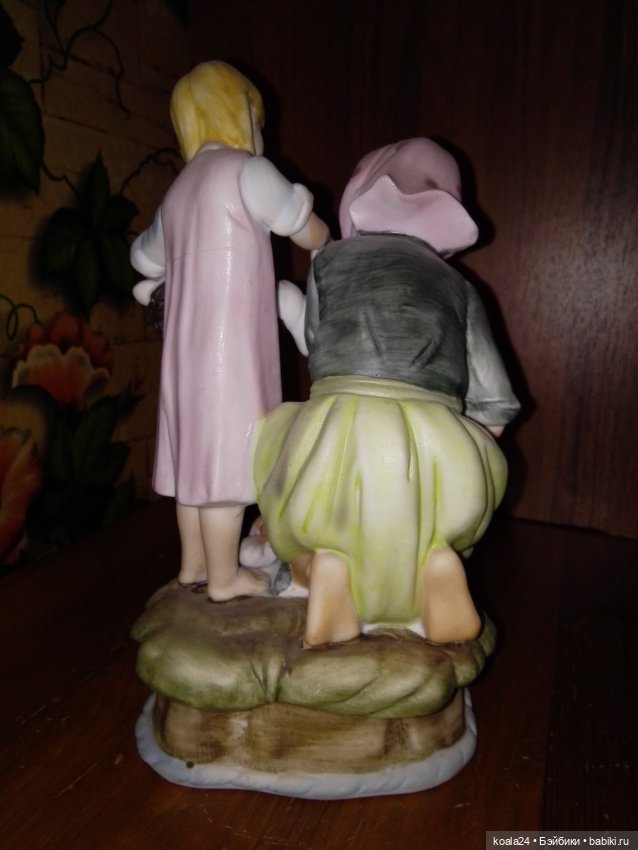 Статуэтка Бисквит Бабка с внучкой (фото 4)