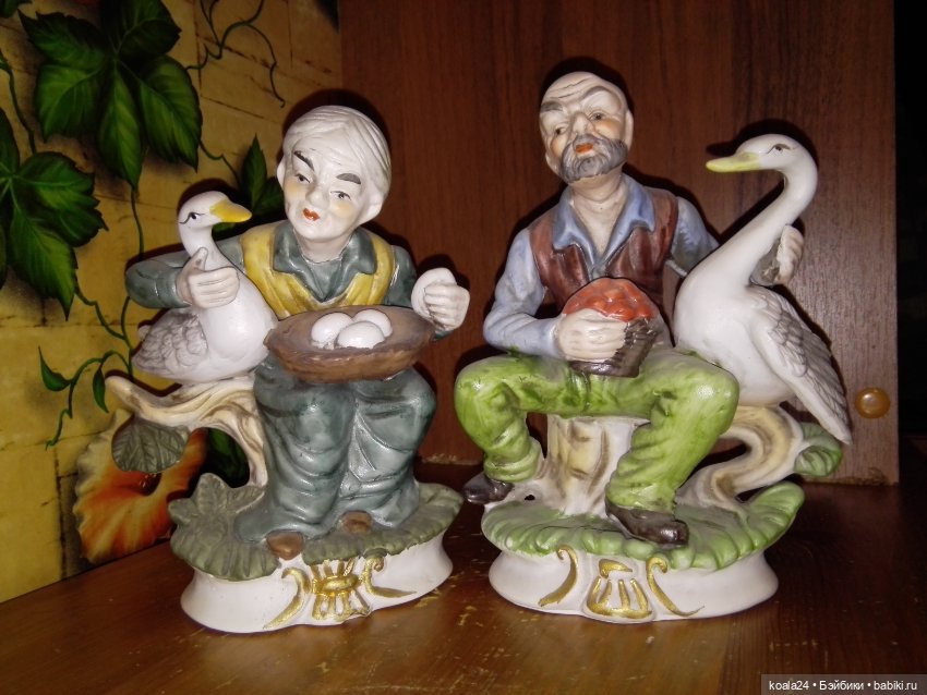 Статуэтки, пара. Бисквит. Дед и бабка с гусями