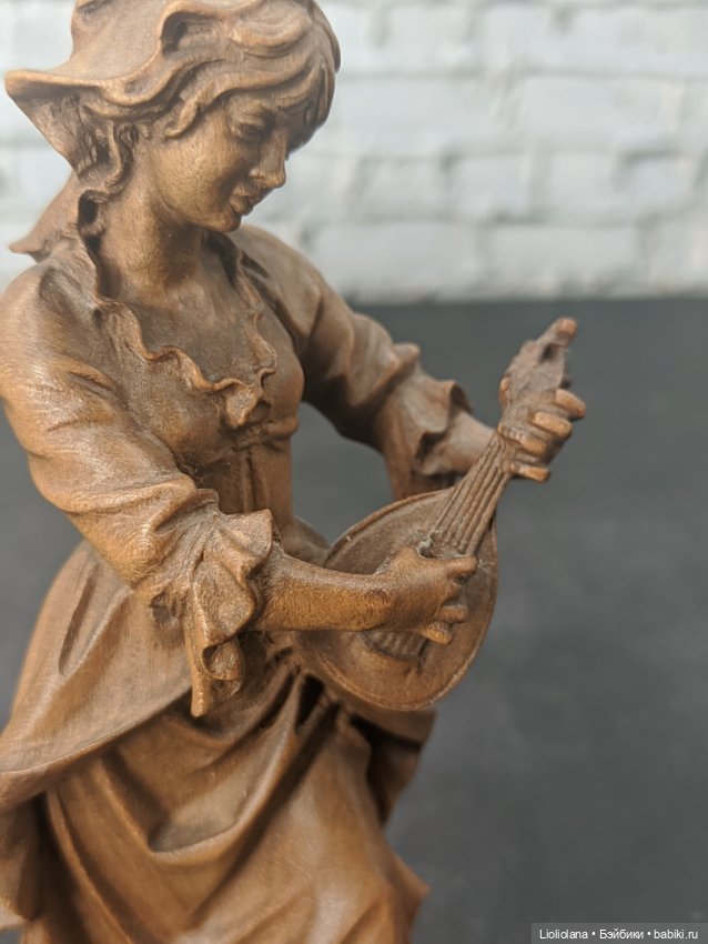 Деревянная статуэтка Девушка с мандолиной от Josef Albl (фото 9)