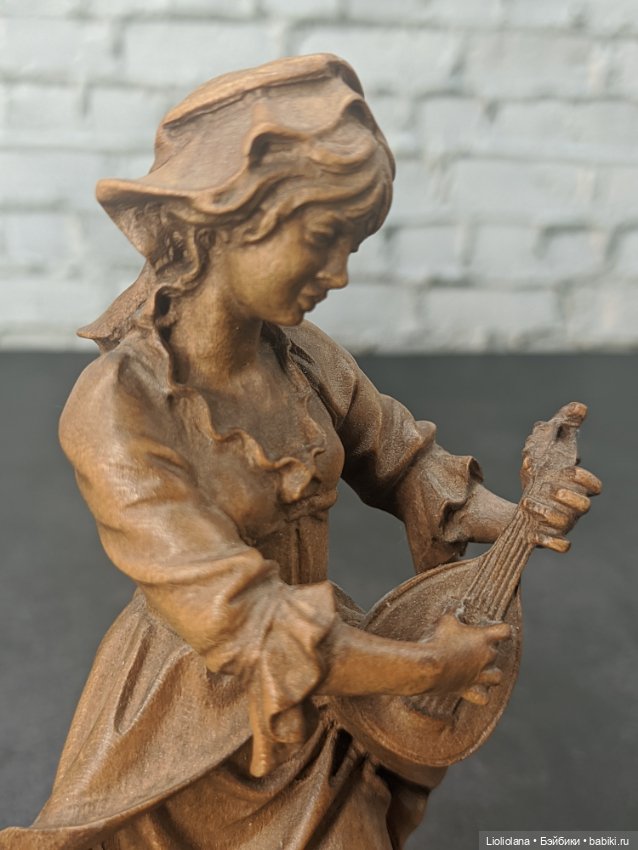 Деревянная статуэтка Девушка с мандолиной от Josef Albl (фото 10)