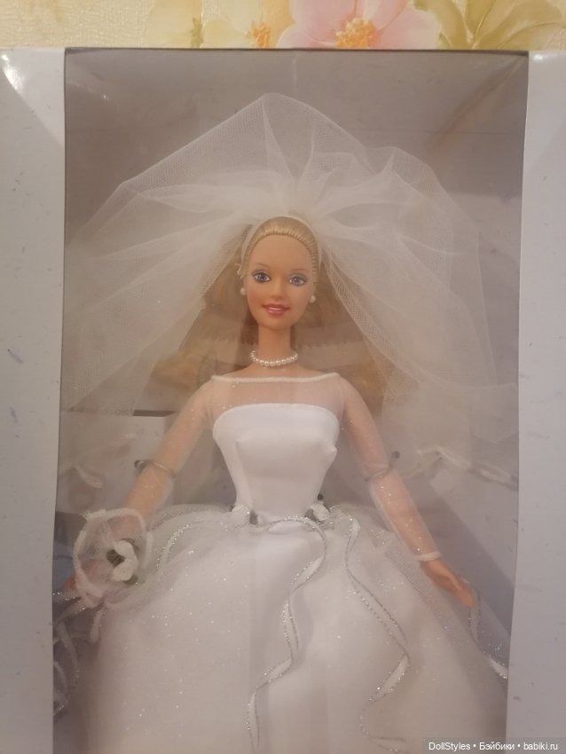 Blushing Bride Barbie 1999 868357