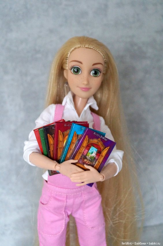 Книги из серии "Хроники Нарнии" в масштабе 1:6 (фото 6)