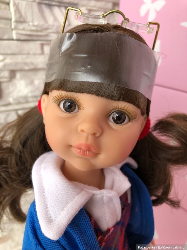 Кэрол школьница с каштановыми волосами и карими глазами от Паола Рейна(Paola Reina) (фото 7)