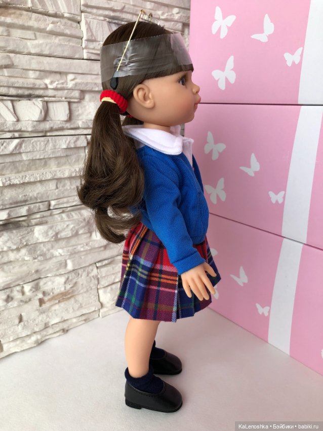 Кэрол школьница с каштановыми волосами и карими глазами от Паола Рейна(Paola Reina) (фото 4)