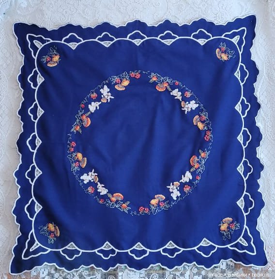 Красивая винтажная скатерть с вышивкой, Германия, 148×125см (фото 6)