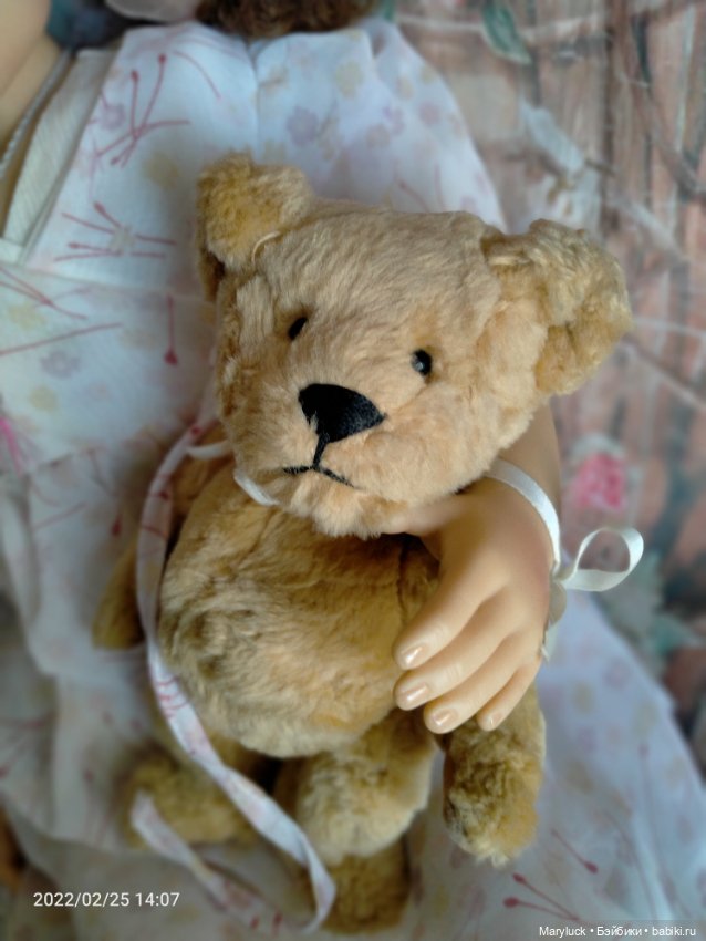 Нежная малышка Аннабель со своим мишкой от Heidi Plusczok