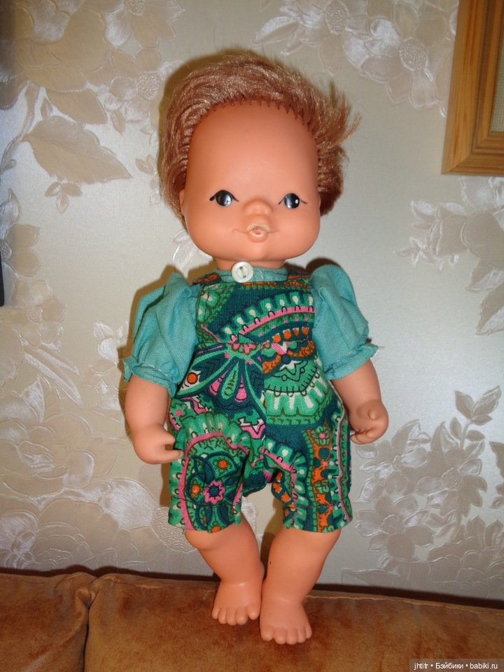 Куколка ГДР в родной одежде