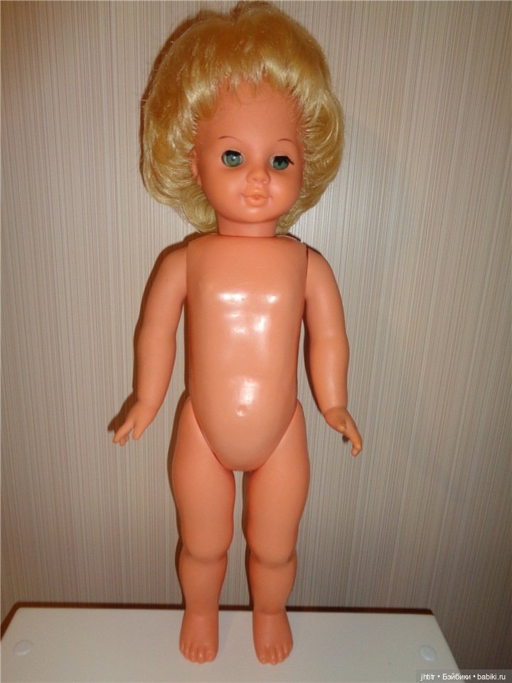 Куколка ГДР в наряде ручной работы сшитом по выкройке родного (фото 4)