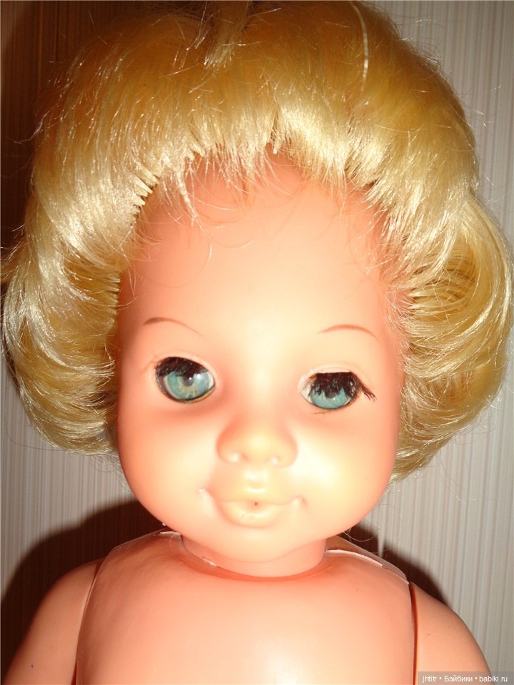 Куколка ГДР в наряде ручной работы сшитом по выкройке родного