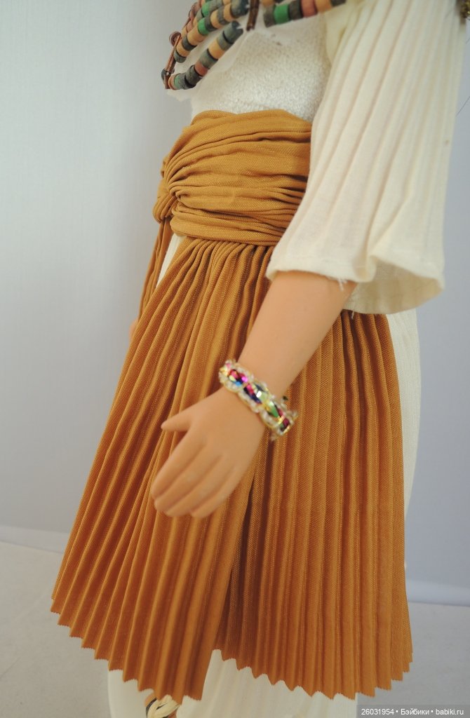 Фарфоровая итальянская кукла Клеопатра (фото 4)