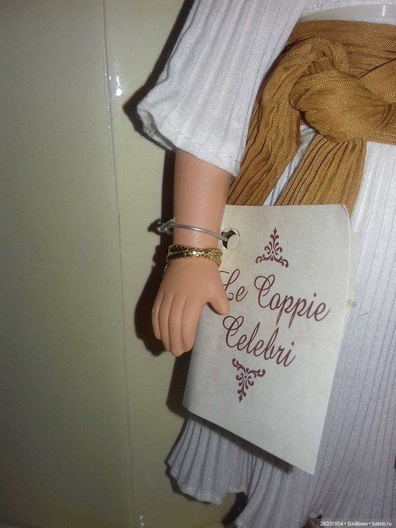 Фарфоровая итальянская кукла Клеопатра (фото 5)