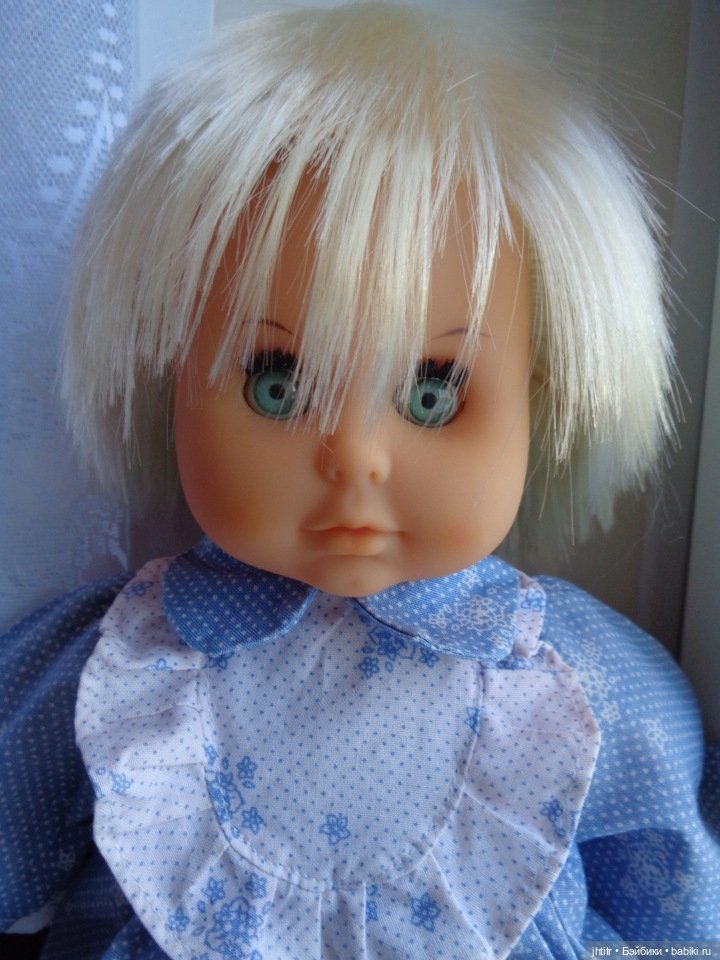 Кукла ГДР в родной одежде