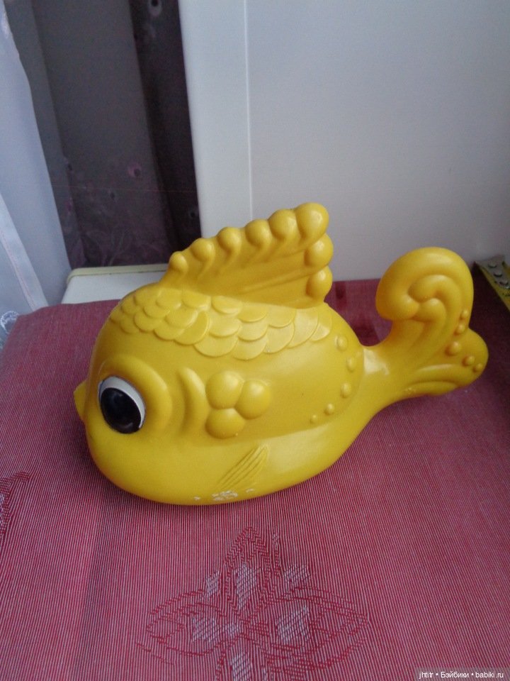 Большая рыбка целлулоид — Винтажные куклы и игрушки детства