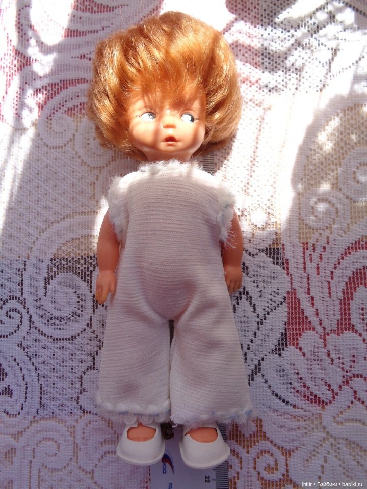 Хитруля ГДР в родной одежде и обуви (фото 4)