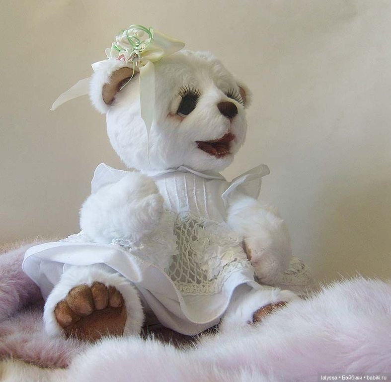 Великолепный авторский белый медвежонок - Зефирка (фото 2)