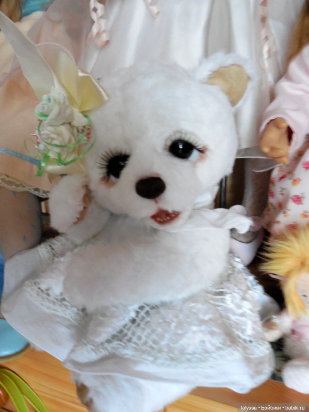 Великолепный авторский белый медвежонок - Зефирка (фото 3)
