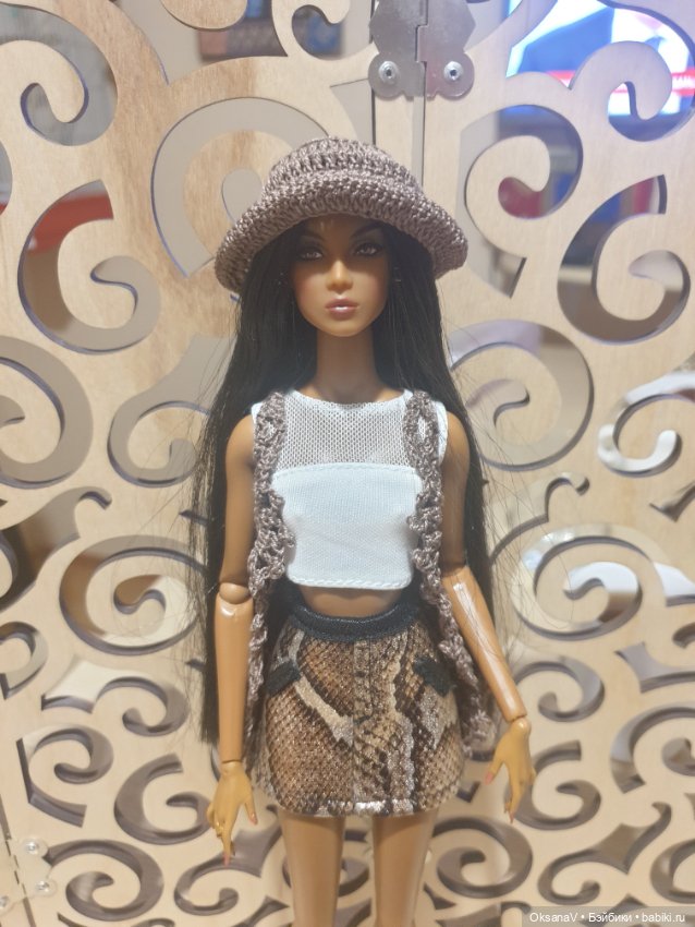 Вязаный комплект для куклы