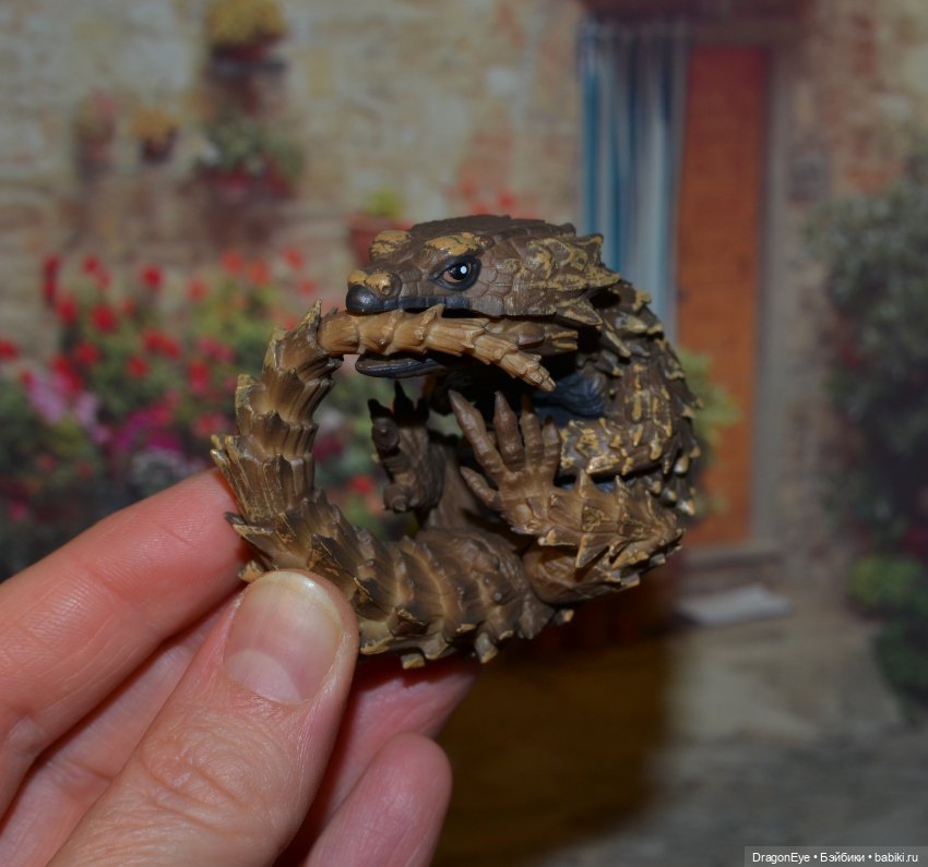 1/1 Ящерица-броненосец — Коллекционные фигурки