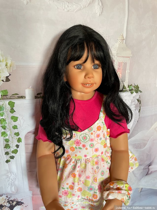 Жгучая брюнетка Alissa (Алисса) от Monika Peter Leicht. Полностью винил