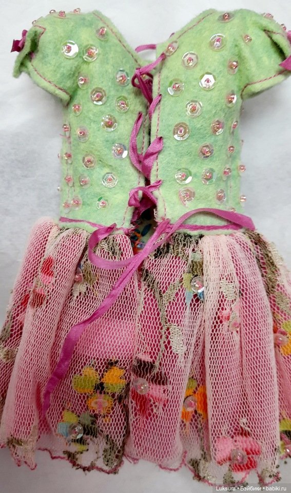 Аутфит, аксессуары, сертификат и коробка для куклы Оливия Примавера Грин от Хелен Киш (фото 10)