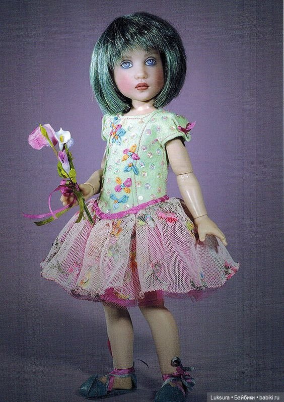 Аутфит, аксессуары, сертификат и коробка для куклы Оливия Примавера Грин от Хелен Киш