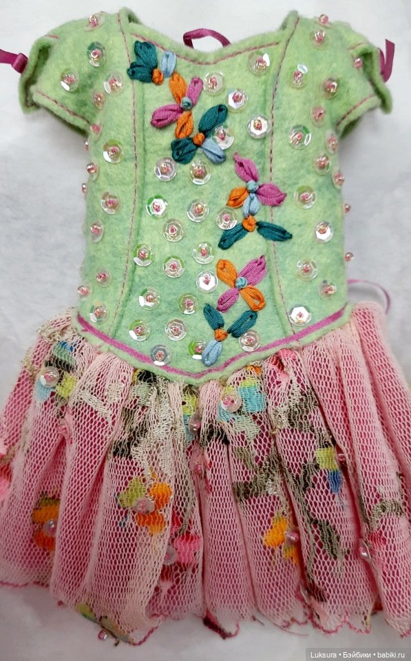 Аутфит, аксессуары, сертификат и коробка для куклы Оливия Примавера Грин от Хелен Киш (фото 4)