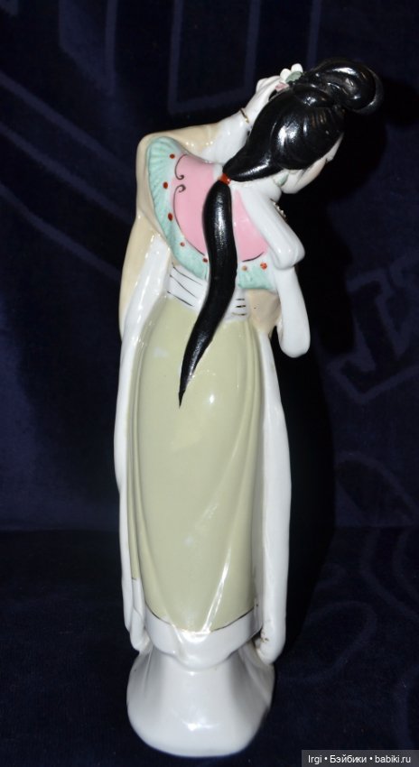 Пара фарфоровых статуэток азиатские девушки