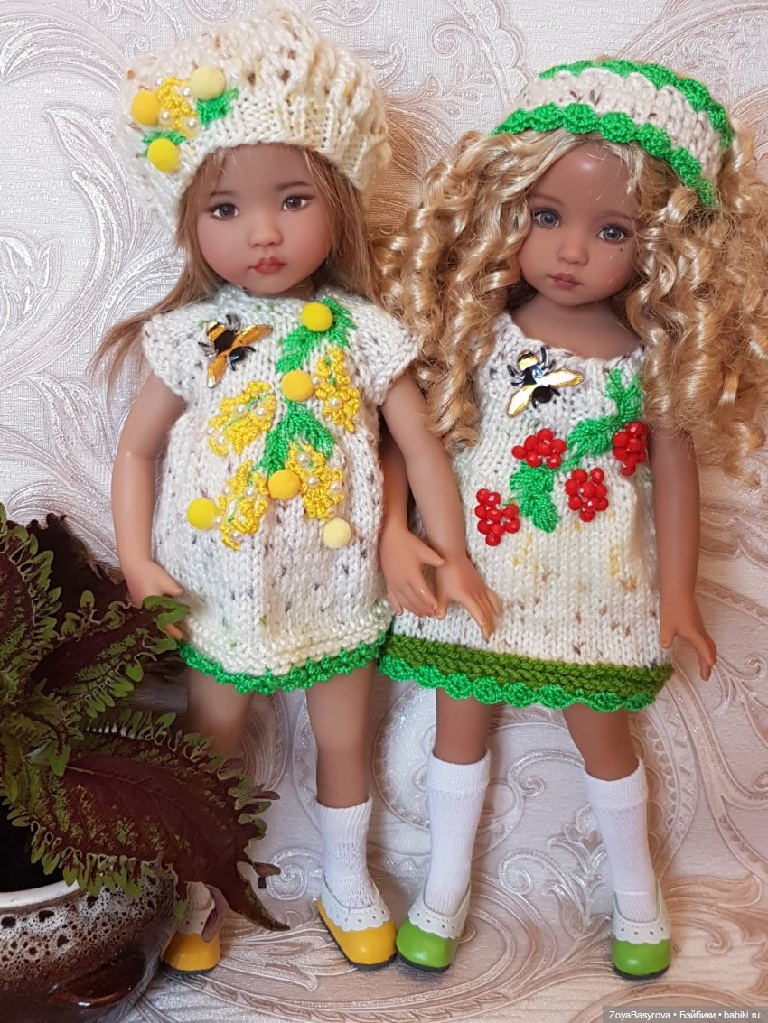 Вязаные наряды для кукол 35см (фото 4)