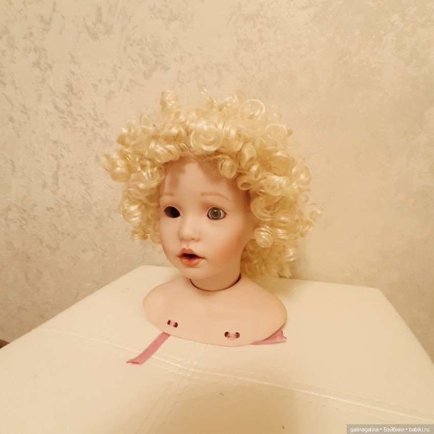 Парички для куколок б/у, но хорошие